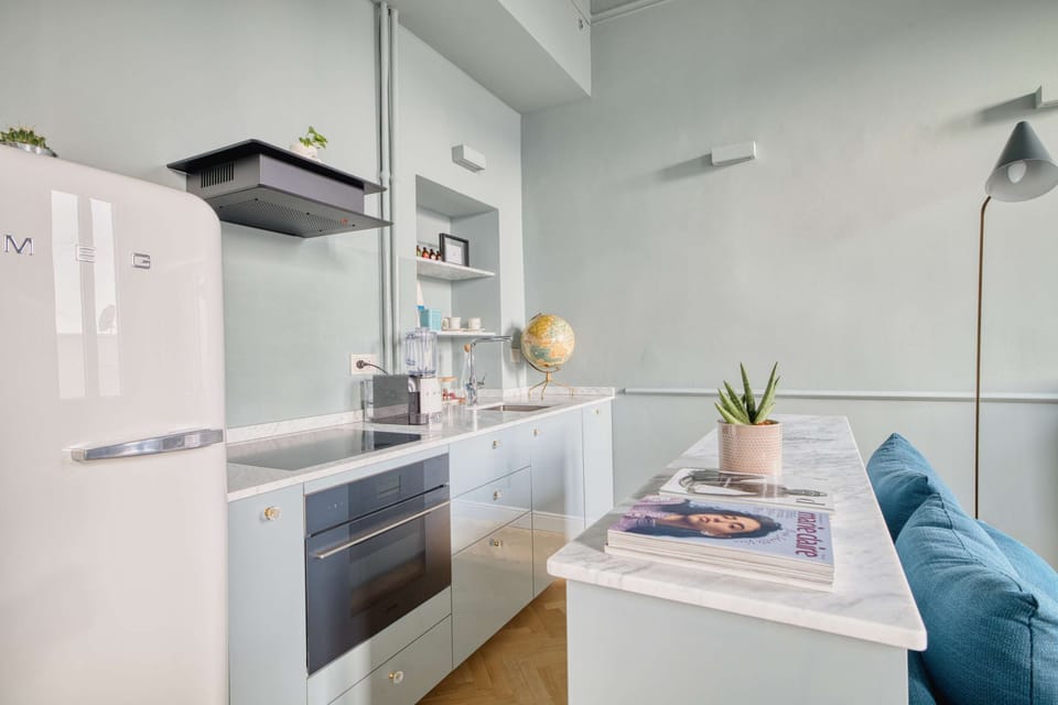 Modern and well-equipped kitchen