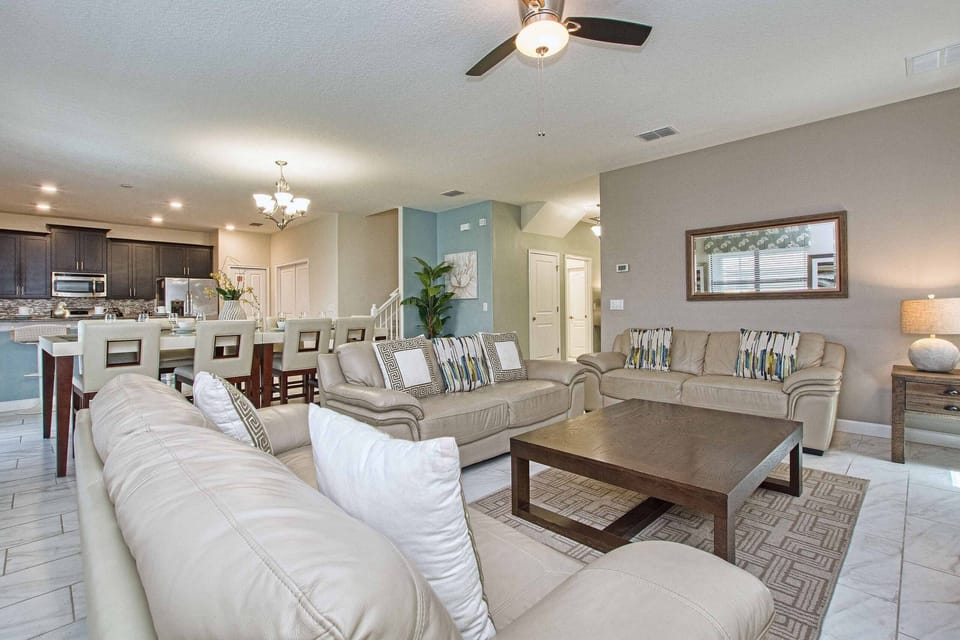Communal lounge / TV room,Living Room