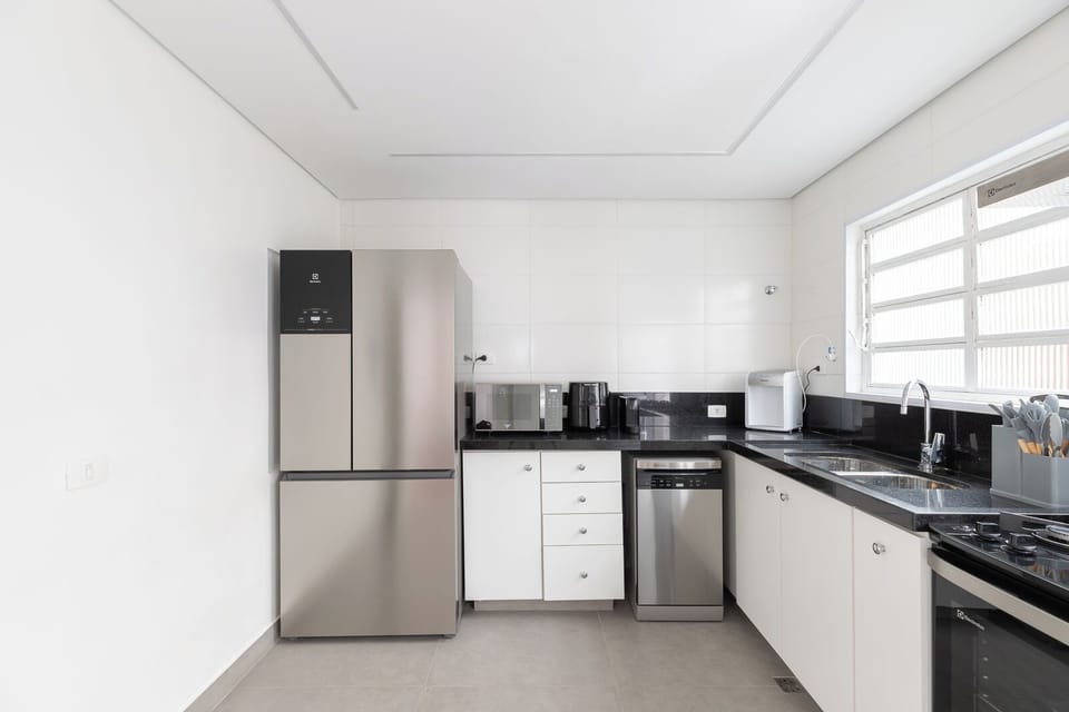 House, Patio, City View | Private kitchen