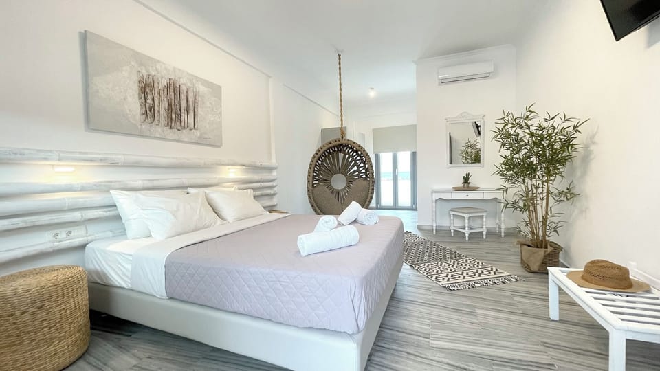 Luxury Room, Balcony, Sea View | Premium bedding, individually decorated, individually furnished