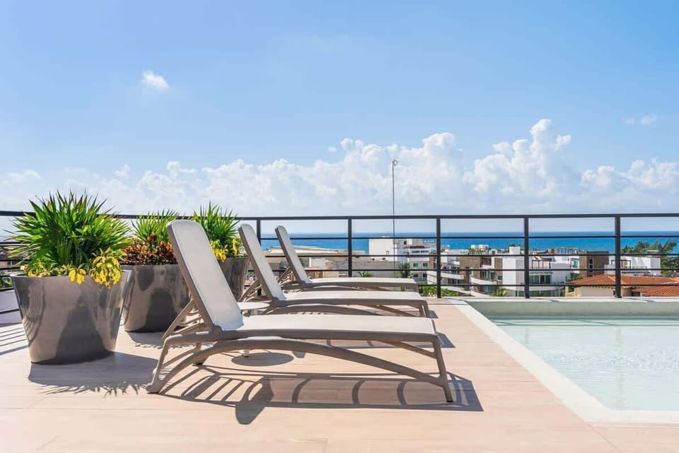 The rooftop pool is fully equipped
