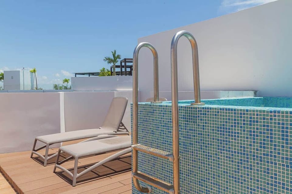 On your private rooftop you'll have everything you need to enjoy the sun and the Caribbean breeze... without leaving your apartment.