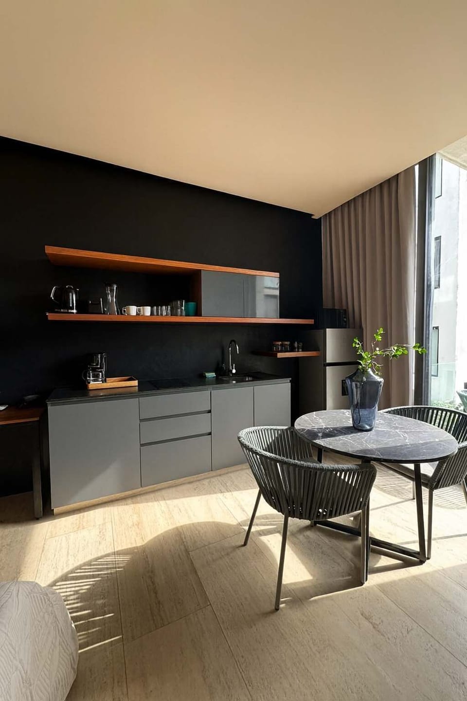 A very well-distributed space so you can eat or work as if you were at home
