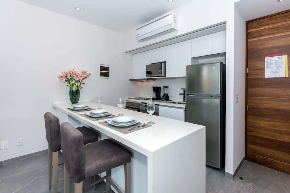 Modern kitchen; fully equipped.