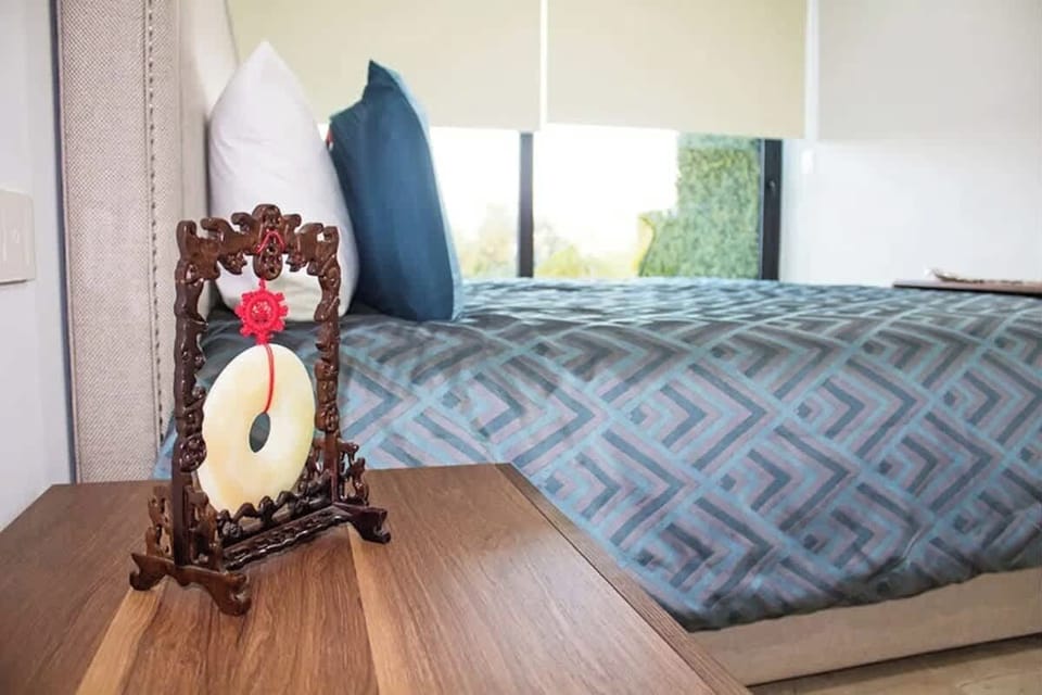 The decorative details and good taste are throughout the apartment