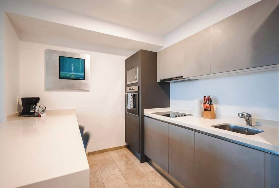 Modern kitchen, ready for you.