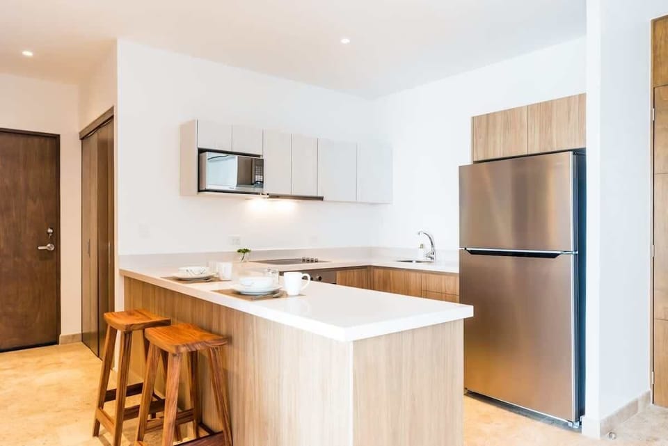 Modern kitchen with all the necessities.