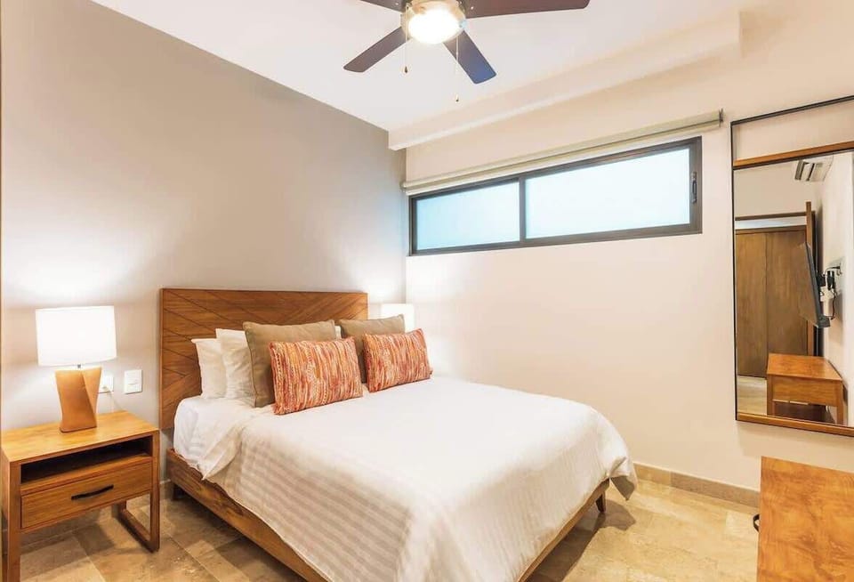 Secondary bedroom