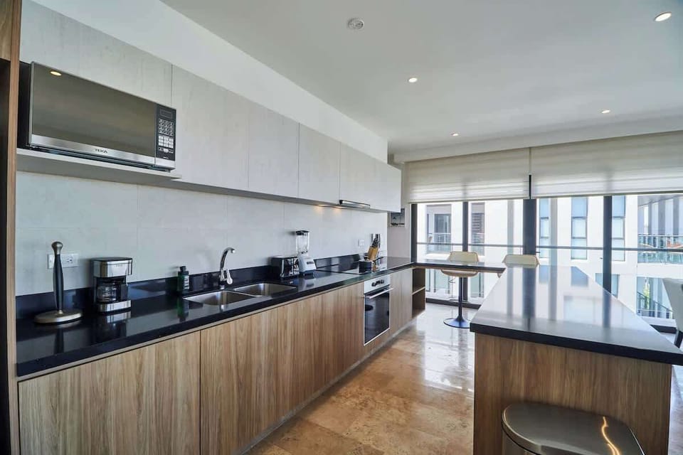 Gourmet kitchen; prepare delicious meals.