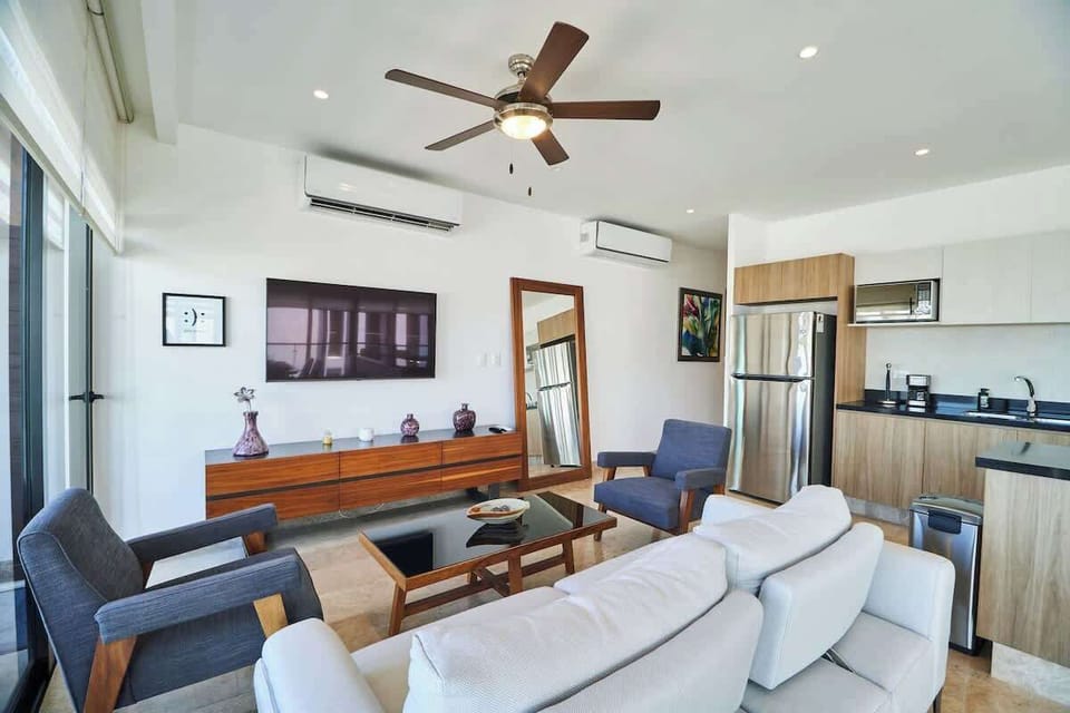 Open-plan living; ideal for entertaining.