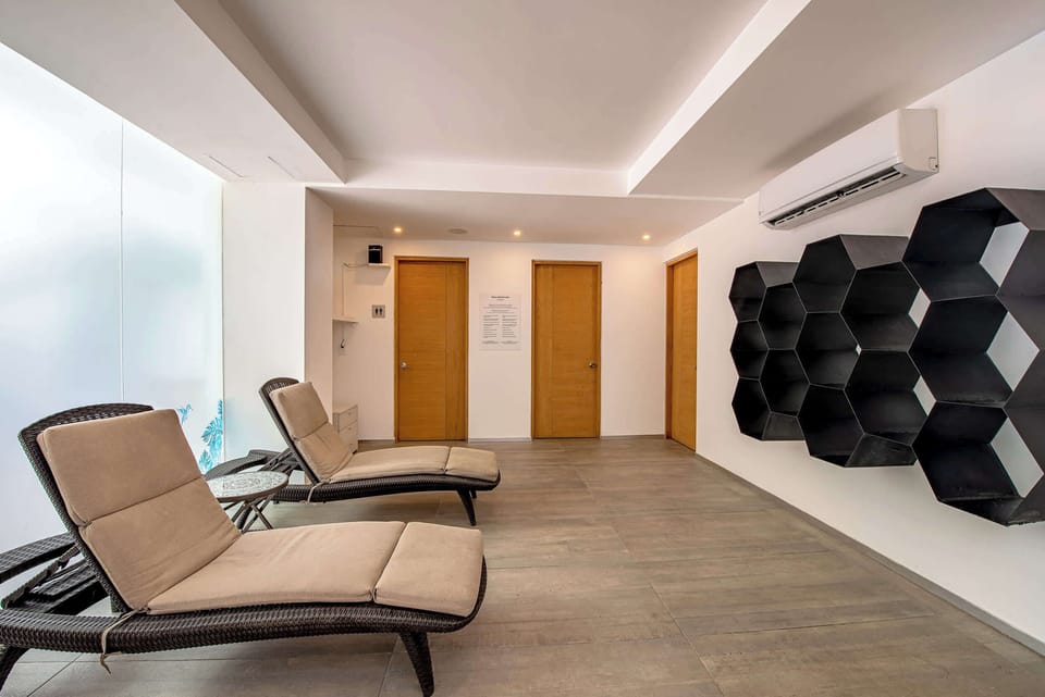 The place also has a spa area so you can disconnect and relax even more
