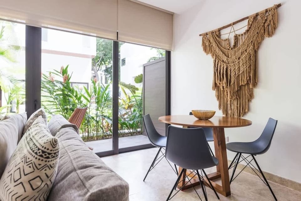 comfortable and spacious living room