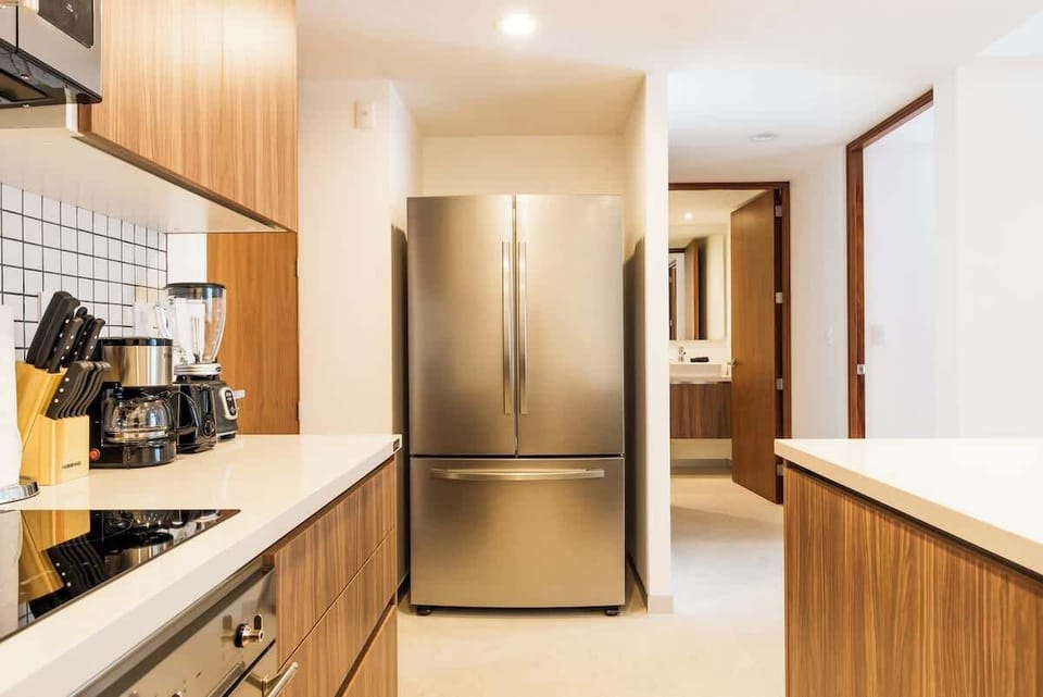 Spacious and fully equipped kitchen... just like you're at home on the beach.
