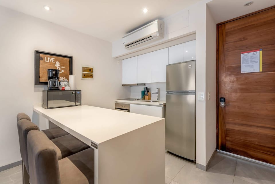Modern kitchen; fully equipped.