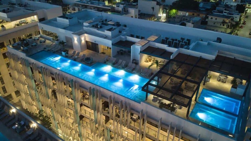 You can enjoy the rooftop until 10pm
