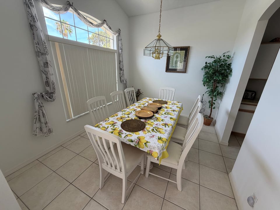 DiningArea