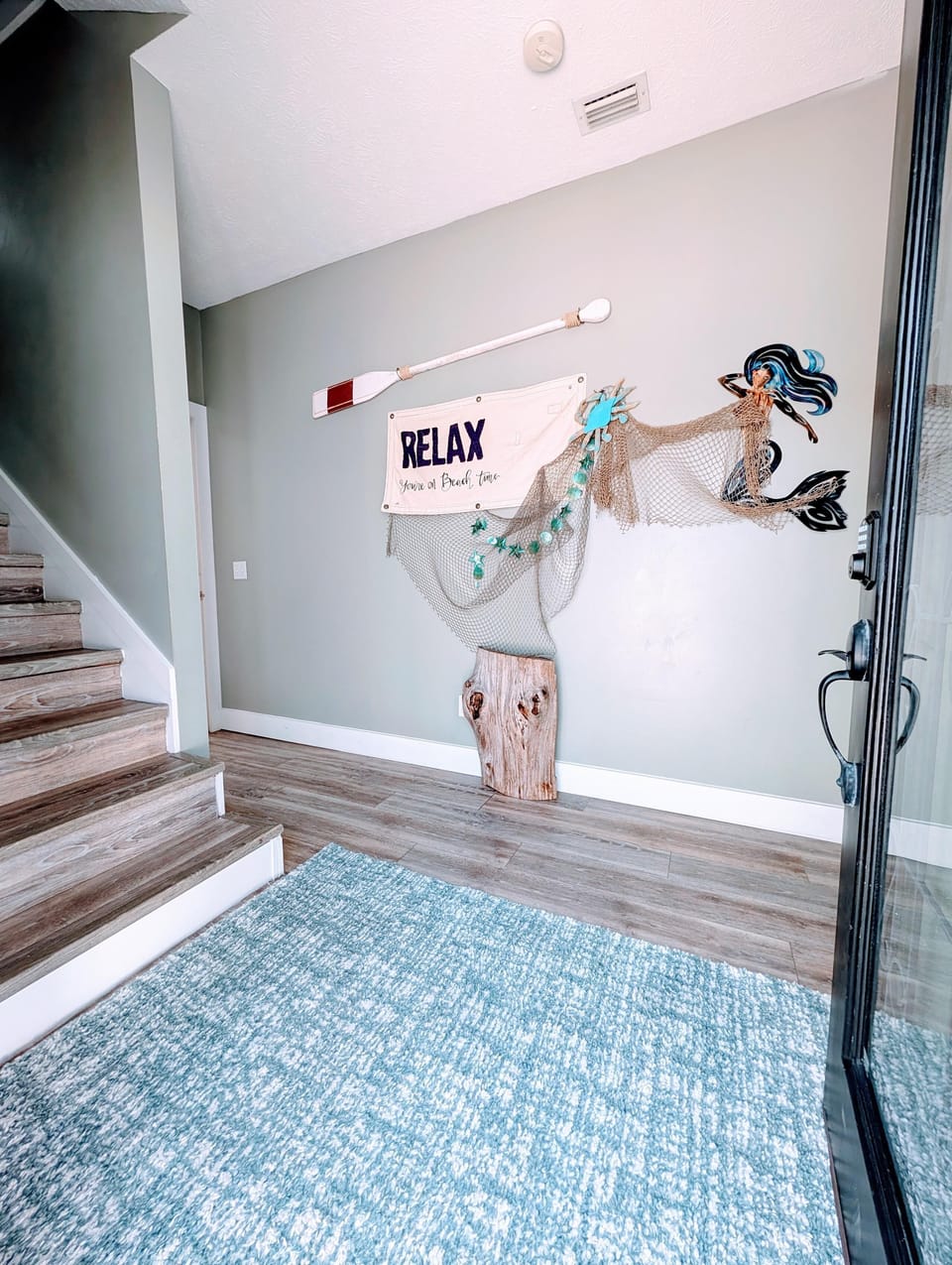 Welcome to Beach Vibes on Surf Drive!