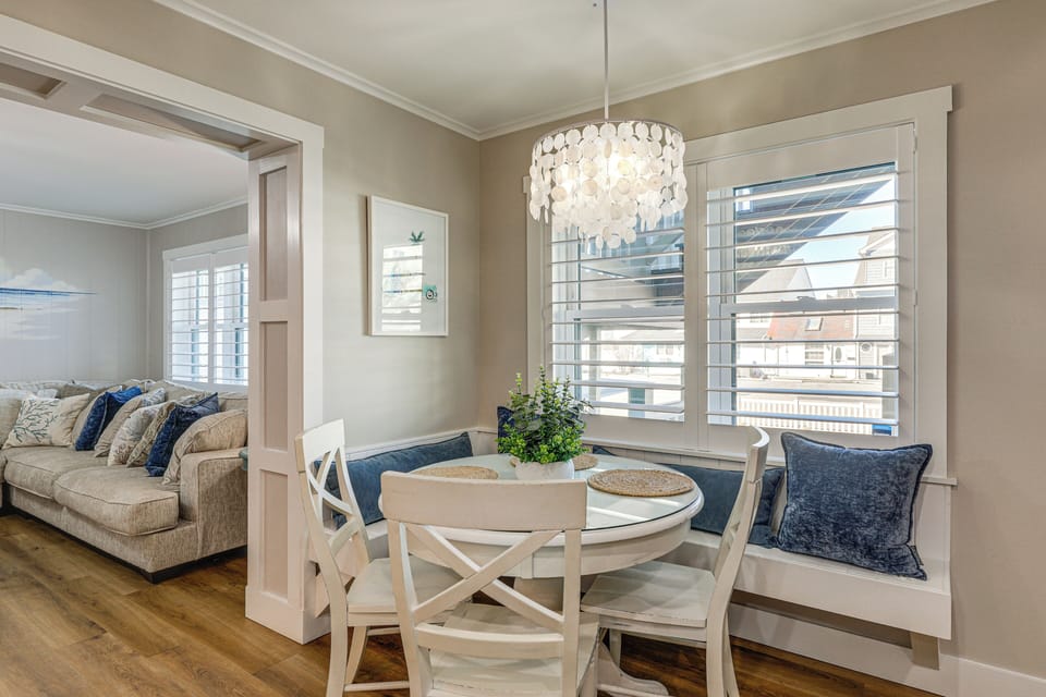 Dining Area | Dishware & Flatware