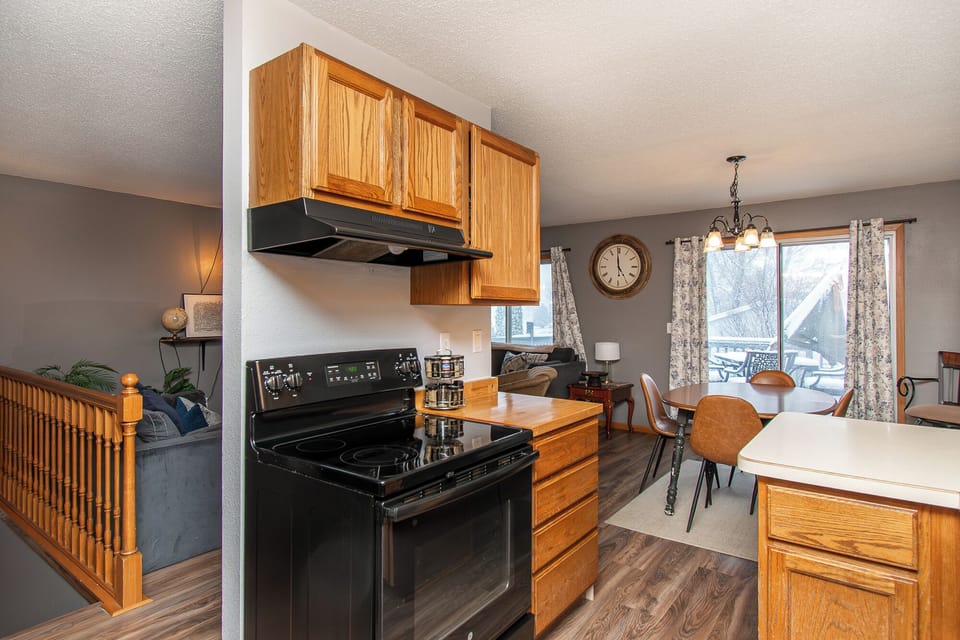 [Kitchen, second floor] 
