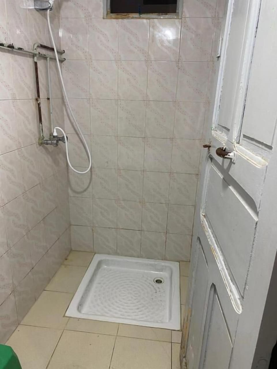 Separate tub and shower