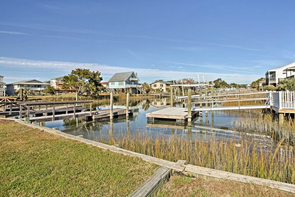 Canal View | Private Dock, Waterfront Homes & Coastal Scenery
