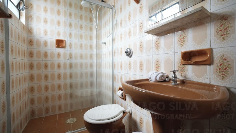 Economy Double Room | Bathroom | Shower, towels, soap, toilet paper