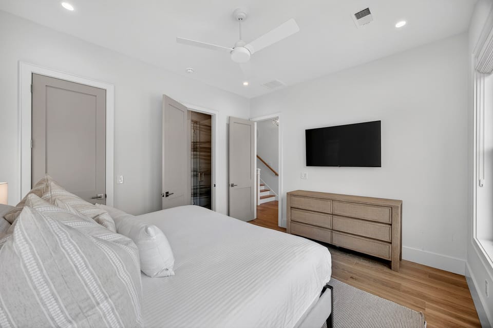 Bedroom 2: King, TV, Private Bathroom, First Floor