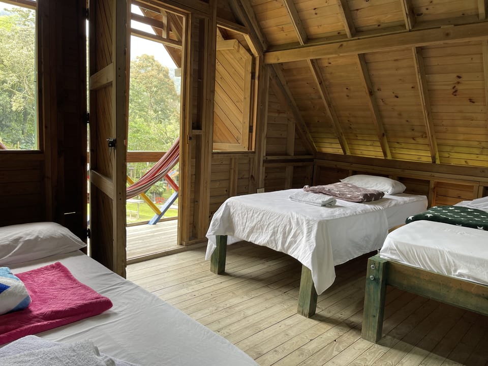 Family Cabin, Lake View | Laptop workspace, free WiFi, bed sheets