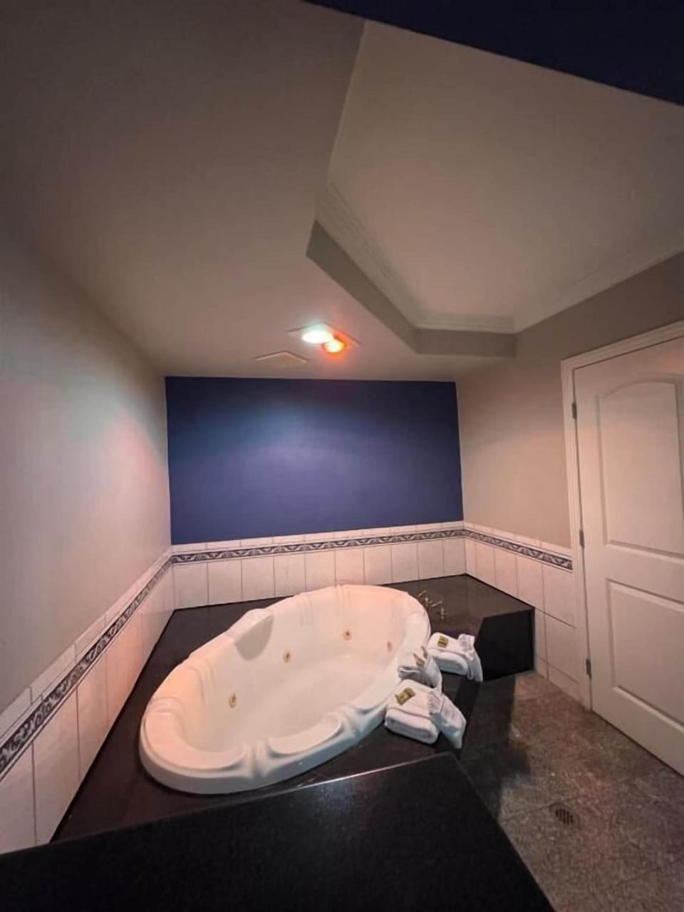 Deluxe Suite, 1 King Bed | Interior