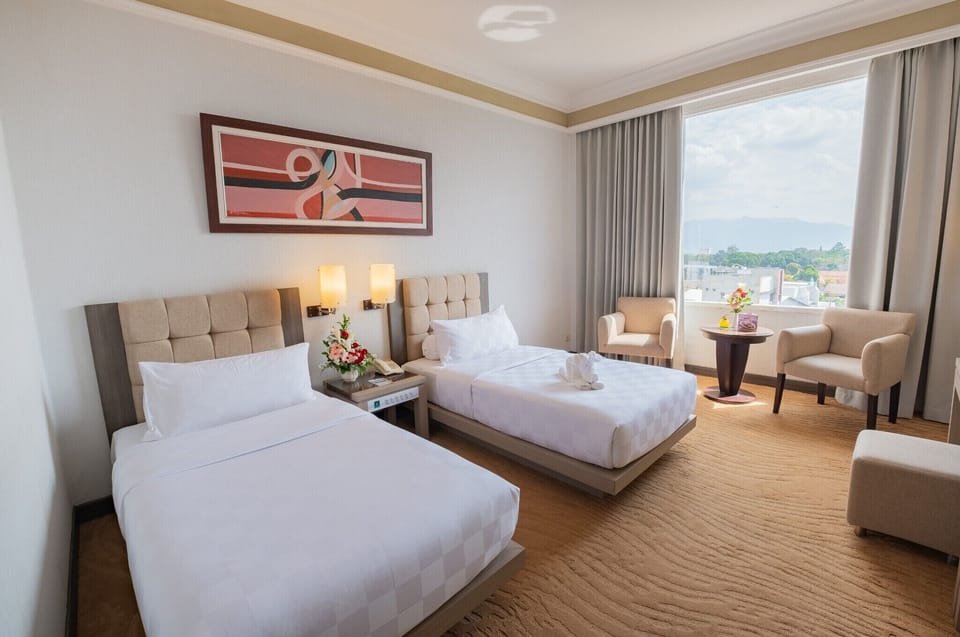 Standard Twin Room | Desk, free WiFi
