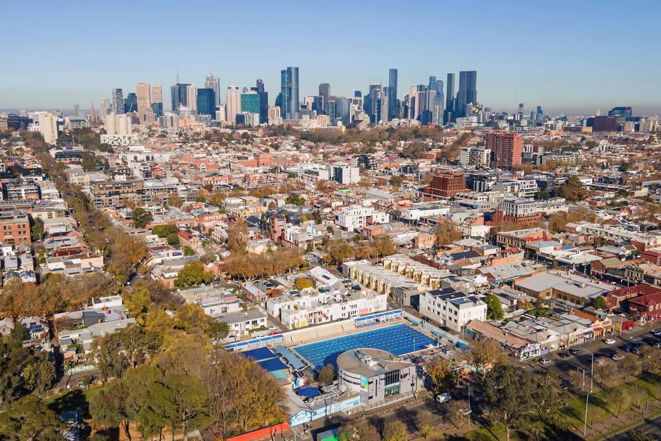 The famous Fitzroy pool with accommodation next door, only minutes on the number 11 tram into Melbourne's CBD