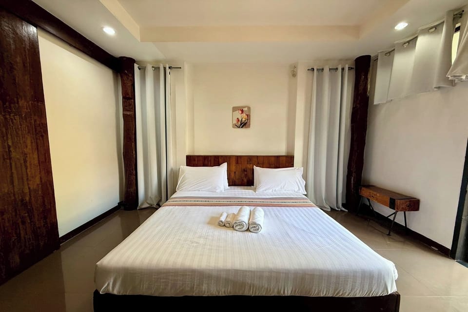 Standard Double Room | Desk, free WiFi, bed sheets