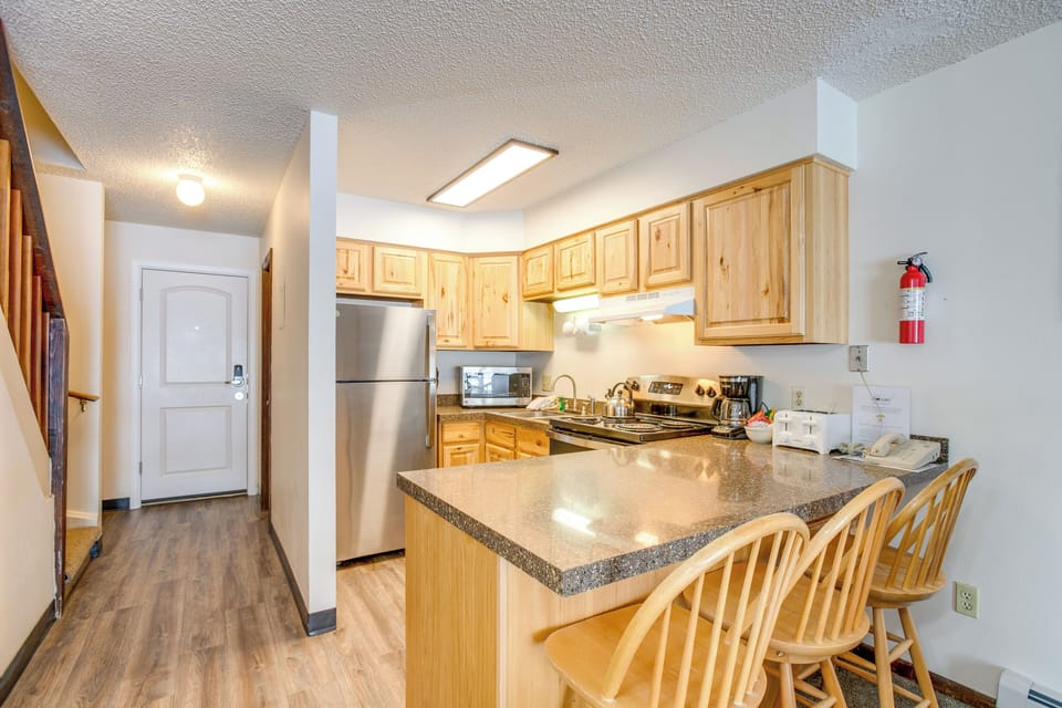 Kitchen | Main Level