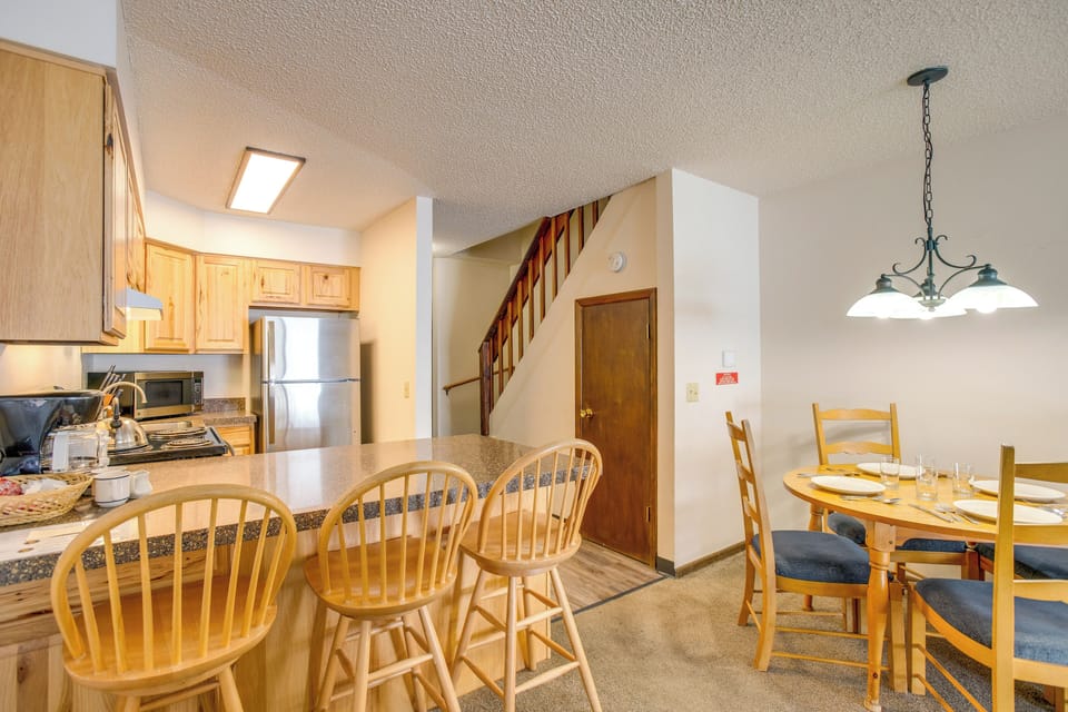 Dining Area | Main Level