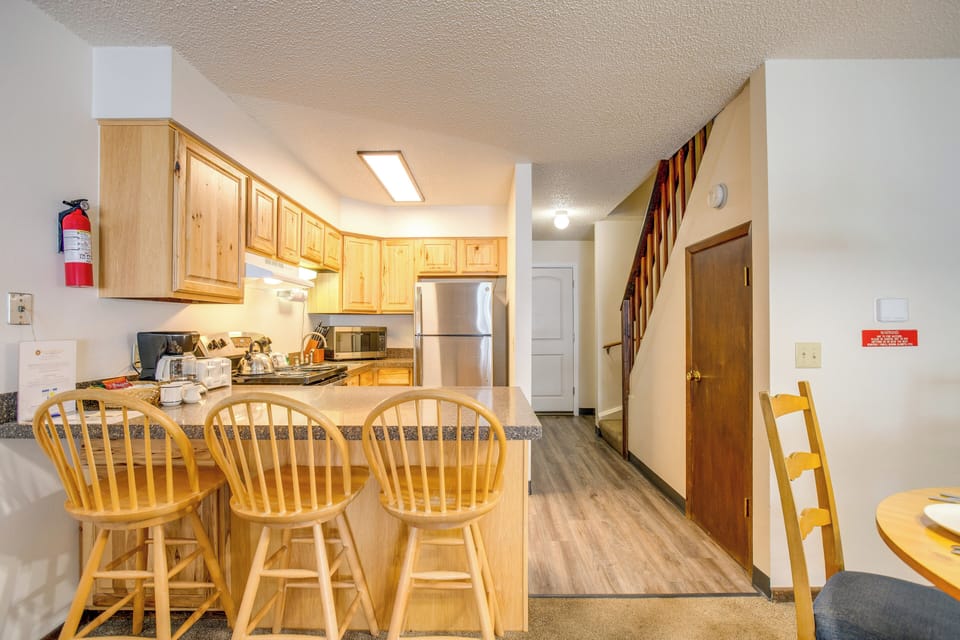 Kitchen | Main Level