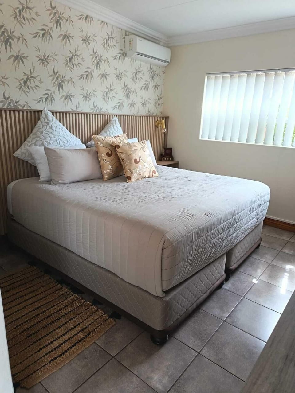 Luxury Double Room | Desk, laptop workspace, free WiFi