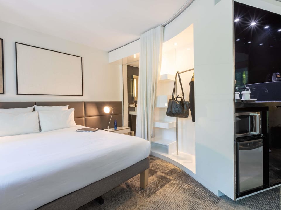 1 bedroom, premium bedding, minibar, in-room safe