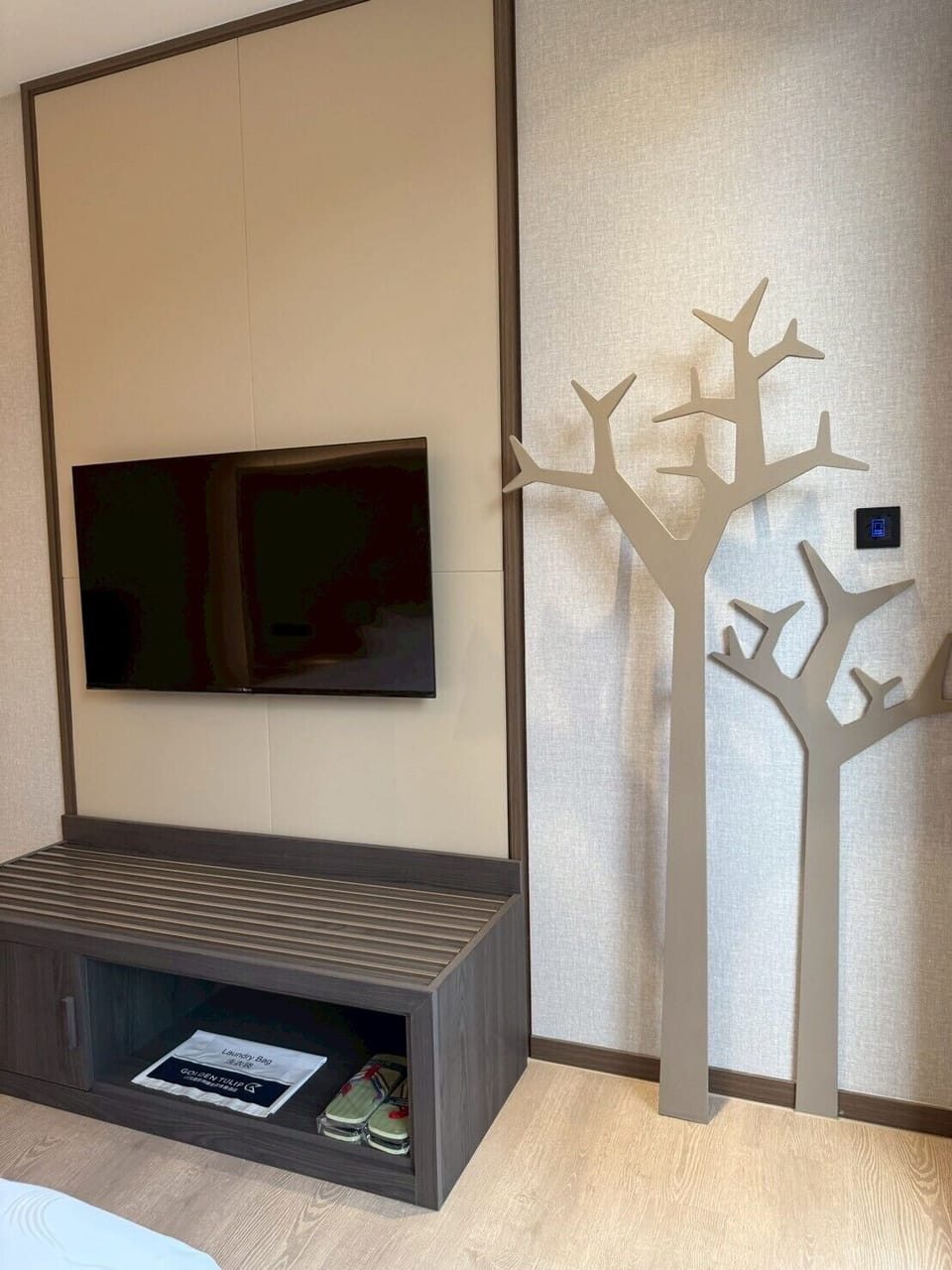 Classic Double Room, City View | Interior
