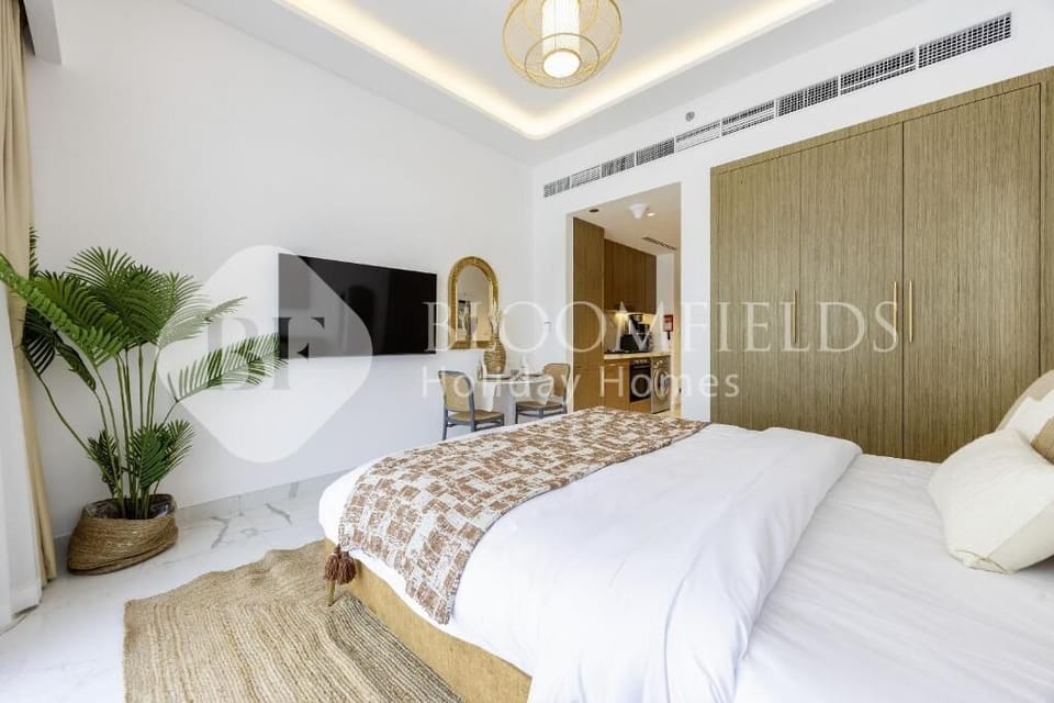 Apartment, Balcony, City View | Iron/ironing board, free WiFi