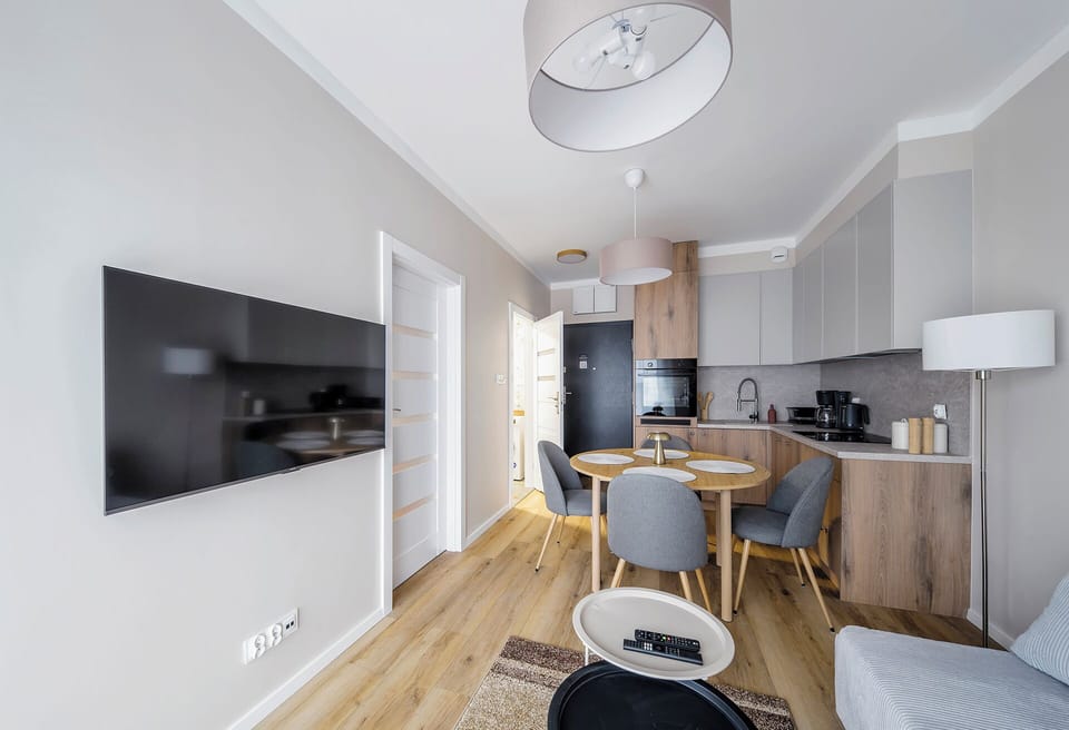 Apartment, Balcony | In-room dining