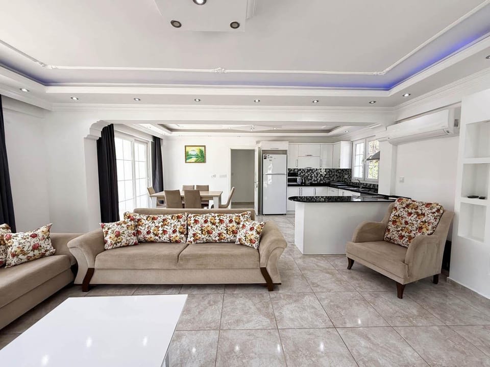 House | 6 bedrooms
