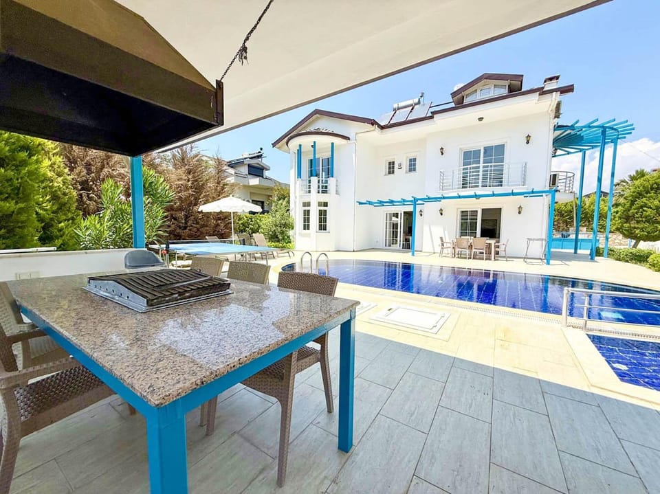 House | 6 bedrooms