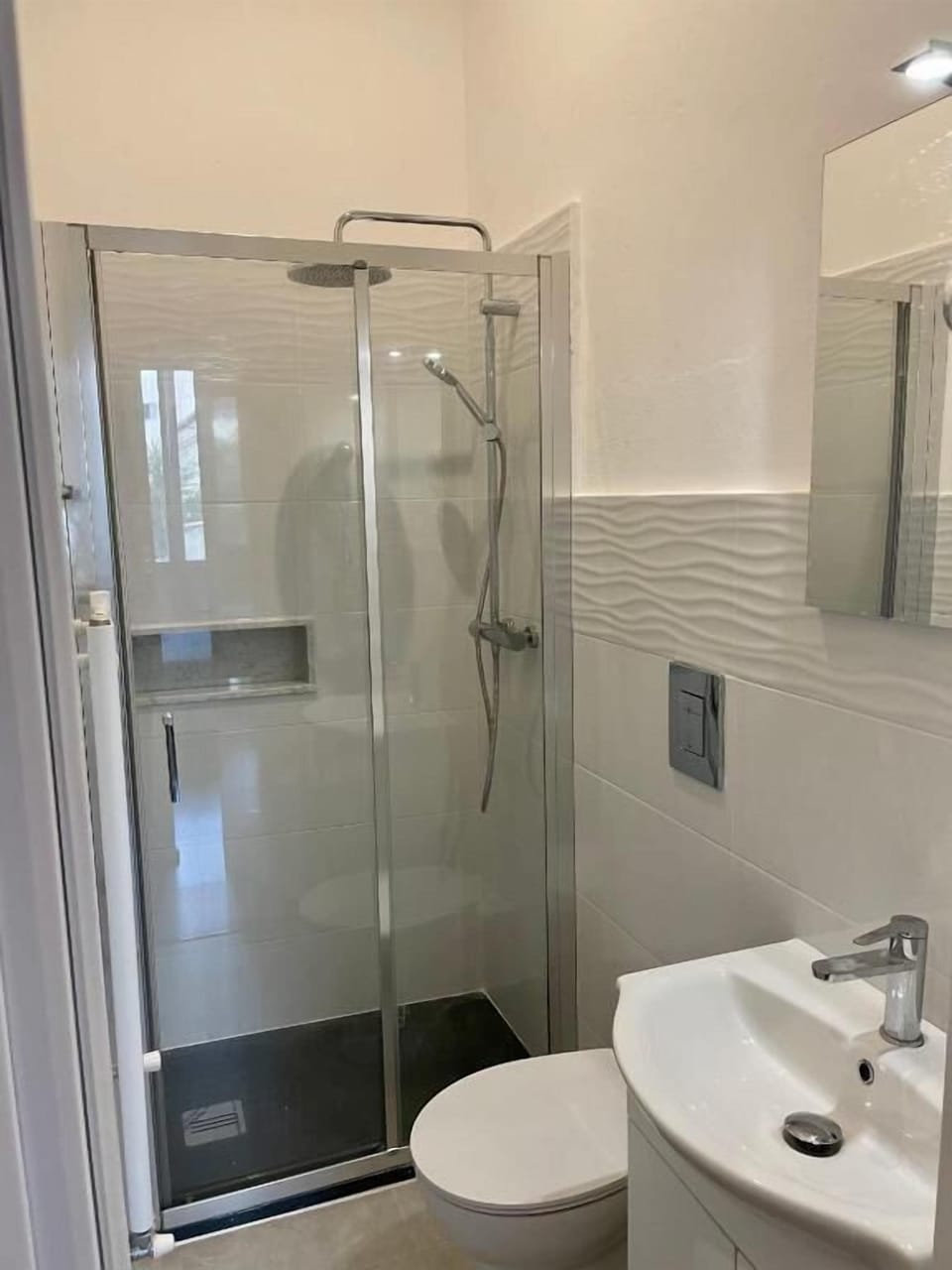 Quadruple Room, Garden View | Bathroom