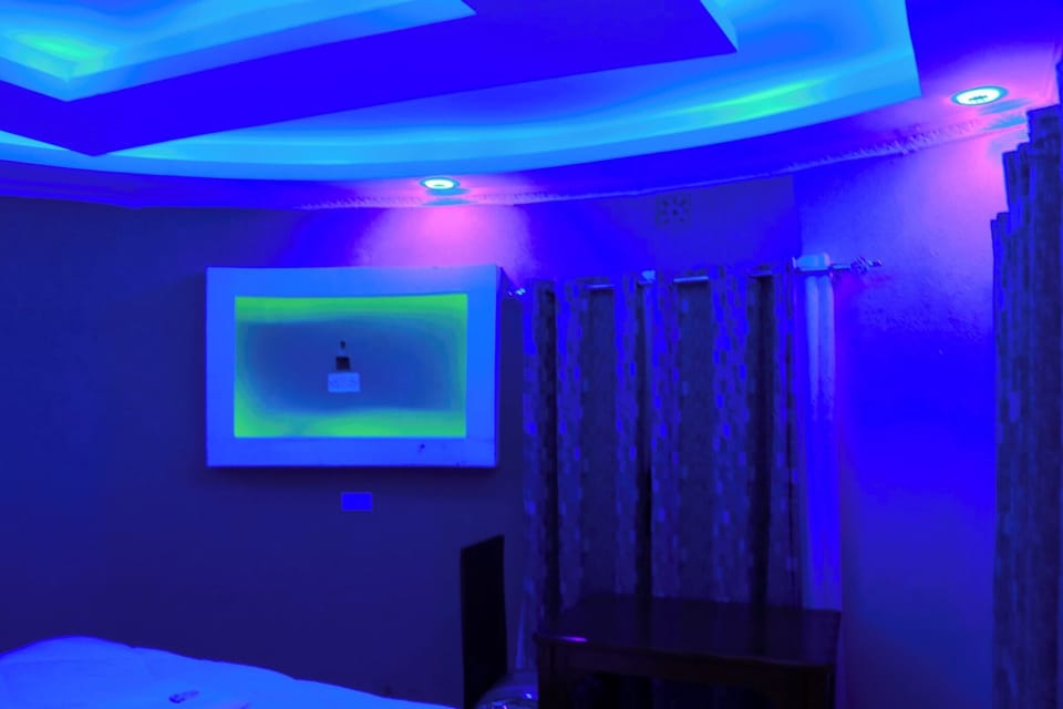Deluxe Double Room, Garden View | Free WiFi, bed sheets