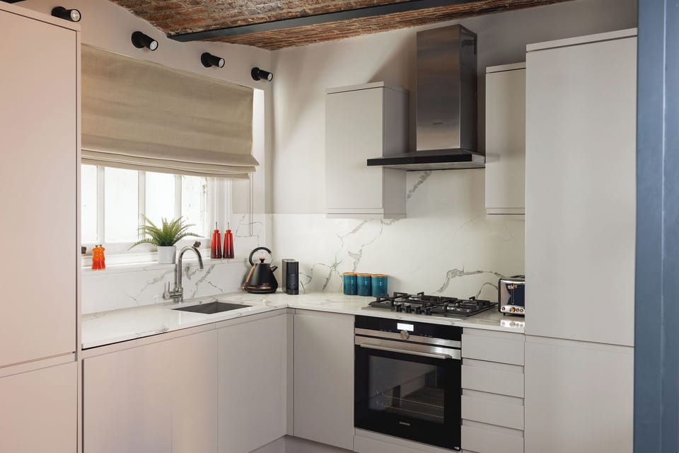 Apartment, 2 Bedrooms | Private kitchen | Full-size fridge, microwave, oven, stovetop