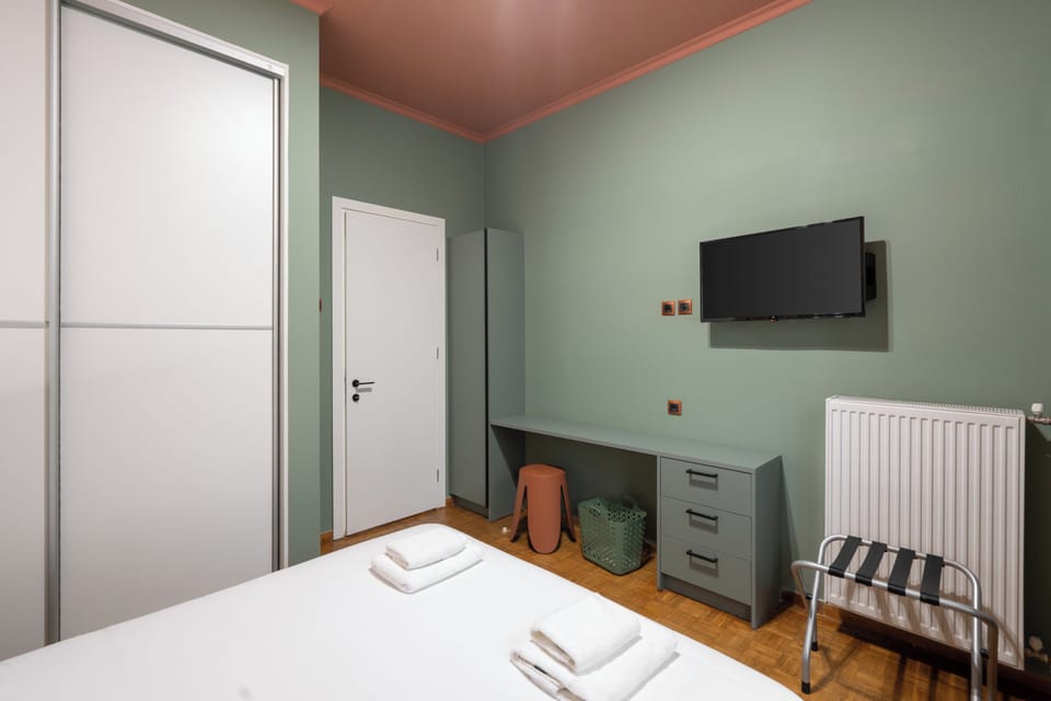 Design Apartment, Kitchen | In-room safe, individually decorated, individually furnished