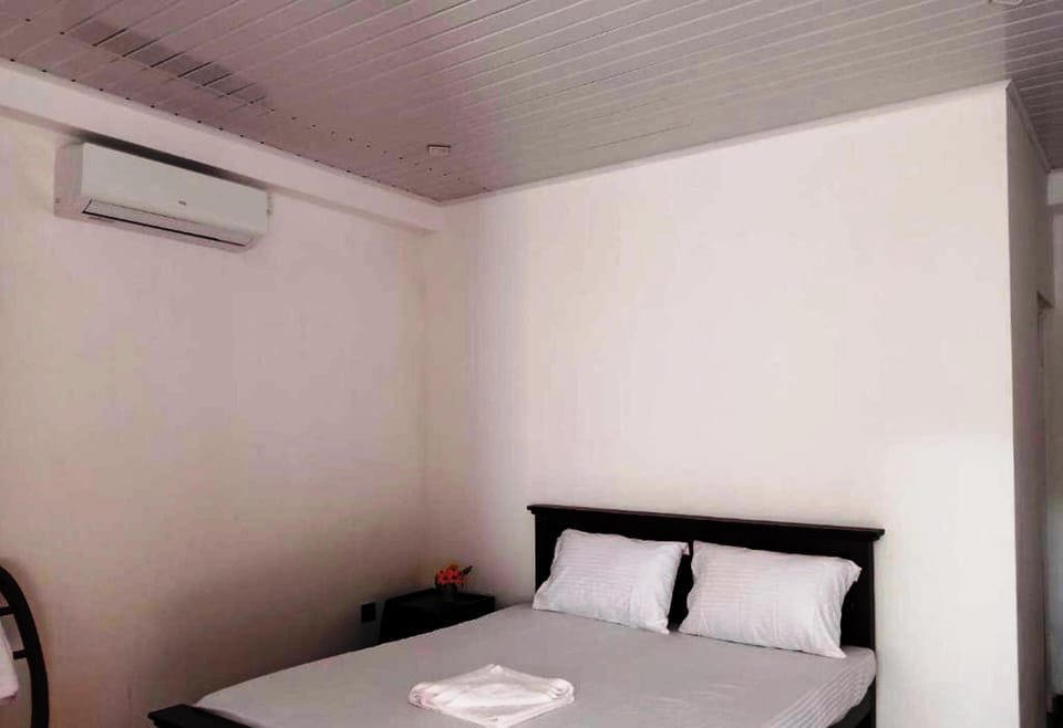Deluxe Double Room, Garden View | In-room safe, desk, laptop workspace, soundproofing
