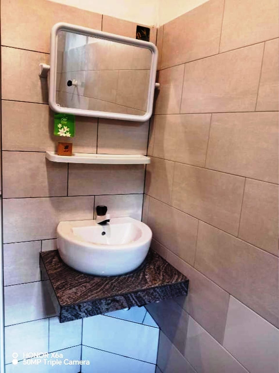 Deluxe Double Room, Garden View | Bathroom | Shower, free toiletries, hair dryer, slippers
