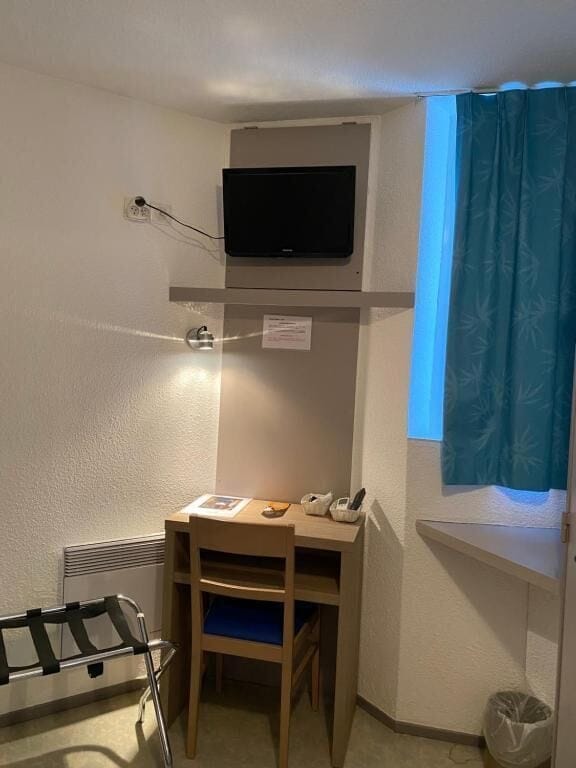 Twin Room, Garden View | Interior