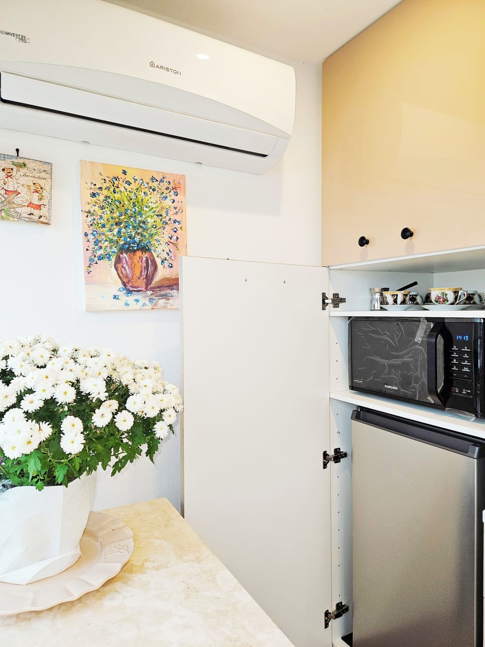 Kitchen. Amenities.